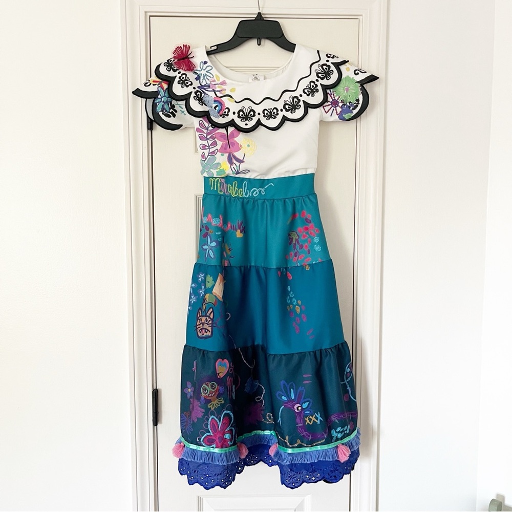 Disney Deluxe Mirabel Costume for girls 7/8 Encanto Costume